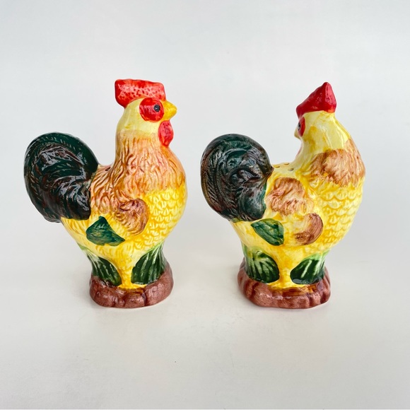 Vintage Ceramic Roosters Salt and Pepper Shakers - Picture 5 of 12
